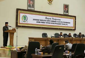  HM Wardan Sampaikan Jawaban atas Pandangan Fraksi